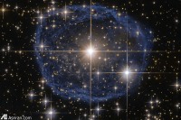شکار حباب آبی کهکشانی توسط تلسکوپ هابل 1
