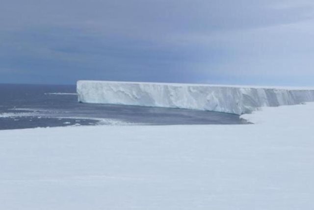 سرعت ذوب بزرگترین صفحه یخی جهان 10 برابر است