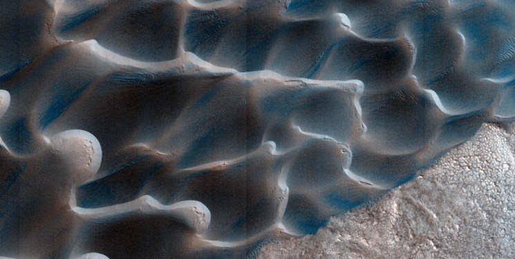 تپه‌های شنی مریخ به طور عجیبی در حرکت هستند