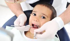 اولین دیدار کودک با دندانپزشک چه زمانی است؟