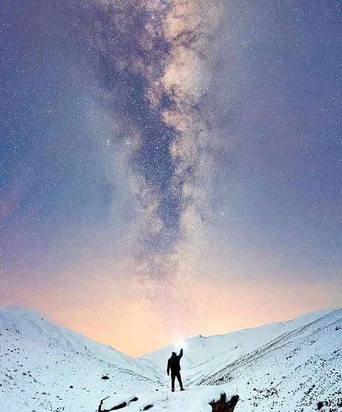 تصاویری شگفت از آسمان رنگارنگ و پرستاره در نیوزیلند