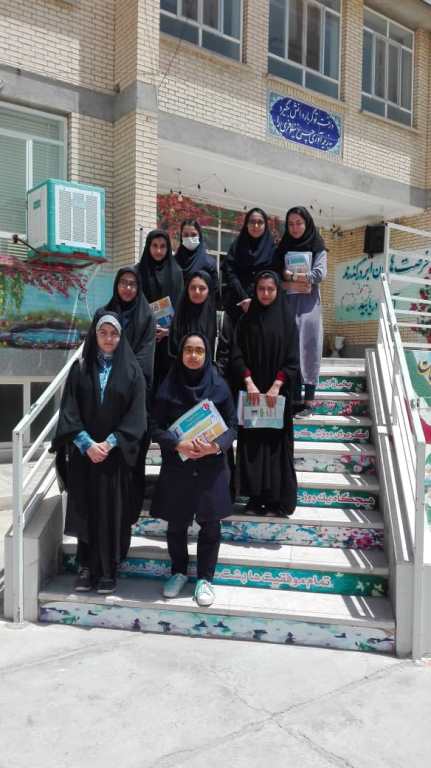 ني ريز - مسئولین و دانش آموزان بورسیه