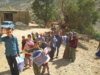 افتتاح 30 مدرسه‌ی روستایی قلم‌چی: کیوان فراهانی و کاظم تاجفرد