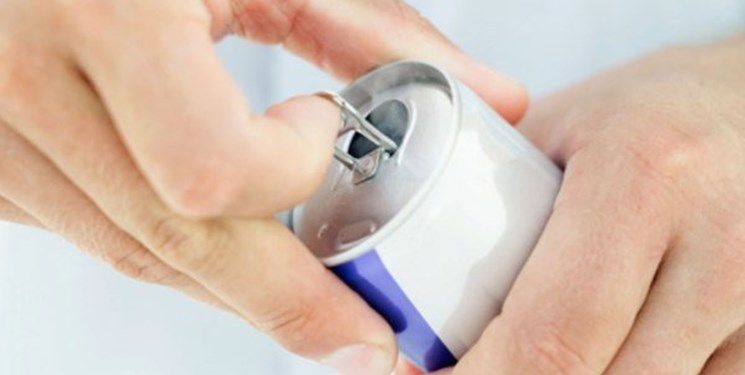 نوشیدنی انرژی‌زای ارگانیک زعفران در سالن دانشگاه آزاد