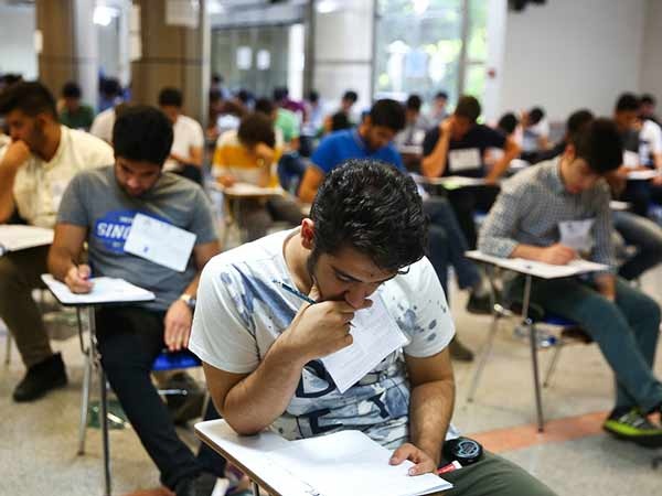 زمان برگزاری کنکور 98 تغییر نمی کند