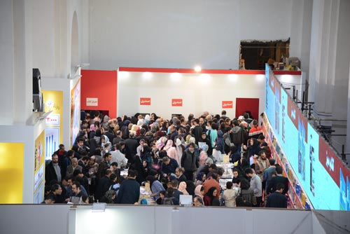 غرفه کانون فرهنگی آموزش در ساعت 10/30 دقیقه صبح روز 6 اردیبهشت