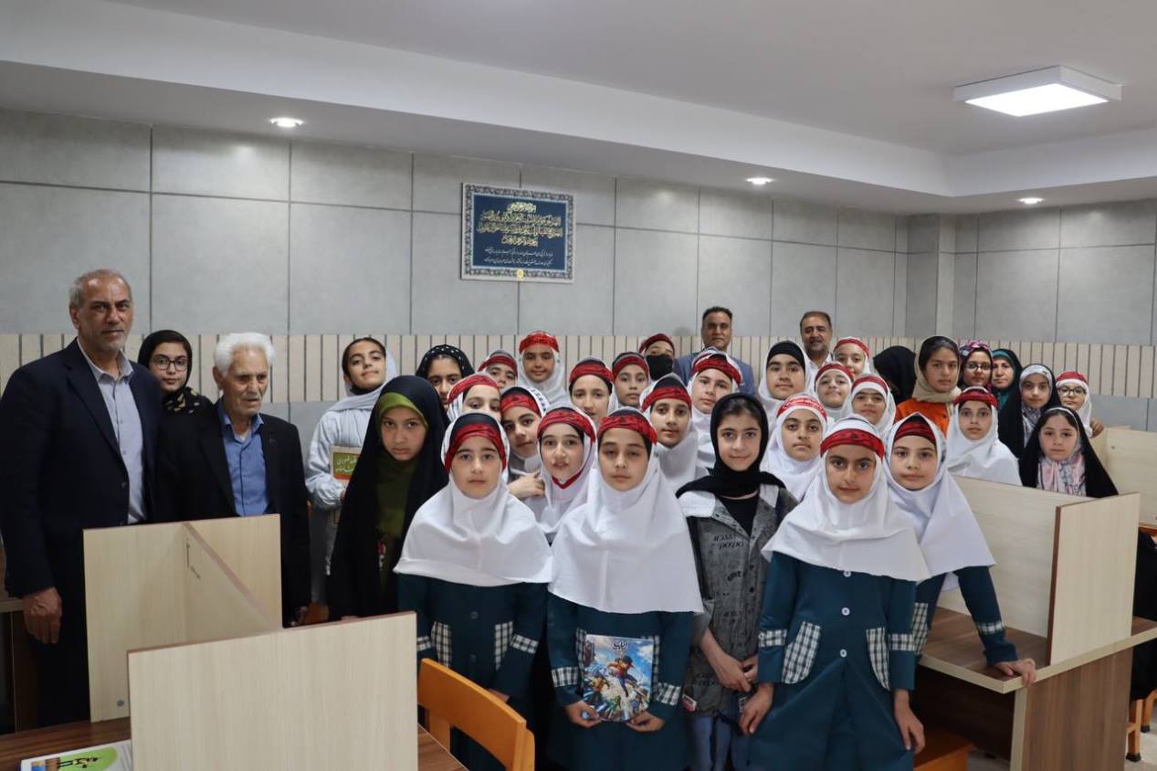 گفتگو با نمایندگی‌های قزوین درباره تجهیز کتابخانه عمومی نرجه