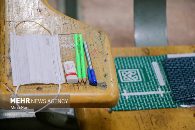 وسایل ممنوعه در کنکور را بشناسید/ از موبایل خاموش تا گل‌سرفلزی