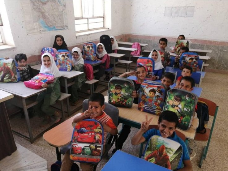 لبخند شادی بر چهره دانش‌آموزان مدارس خیرساز نمایندگی ساری