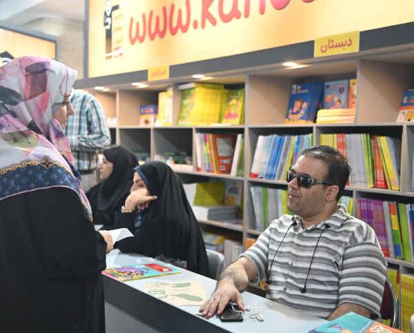 برای نخستین‌بار: اهدای کتاب به مراکز شبه‌خانواده بهزیستی