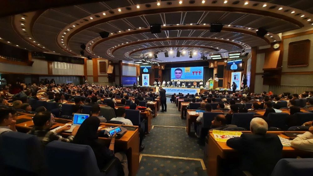 جشن تجلیل از رتبه‌های برتر کانون در کنکور سراسری 1403