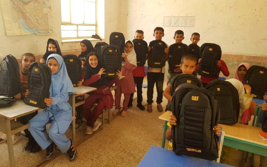 لبخند شادمانی بر چهره دانش‌آموزان مدارس خیرساز نمایندگی ساری