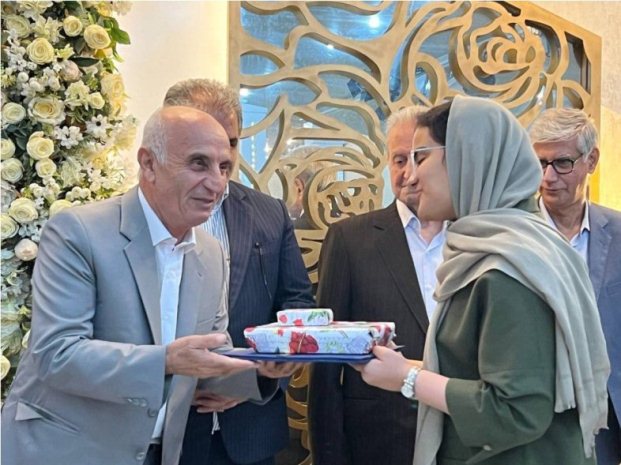 جایزه معلم به شاگرد رامسری انگیزه 29سال تجلیل از رتبه های برتر شد