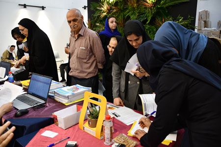 گزارش تصویری 4 از حضور کانون در نمایشگاه کتاب 20 اردیبهشت 1404