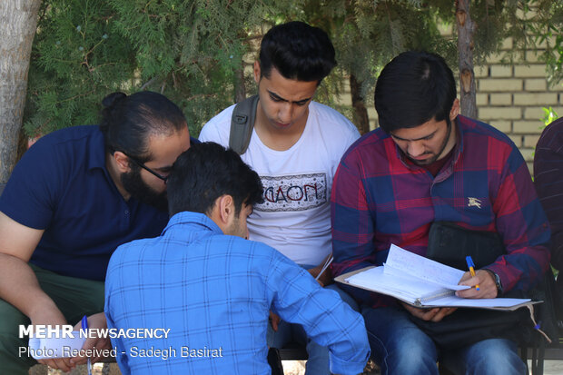 آیا تعویق کنکور و امتحانات، سال تحصیلی جدید رابه تاخیر می‌اندازد؟