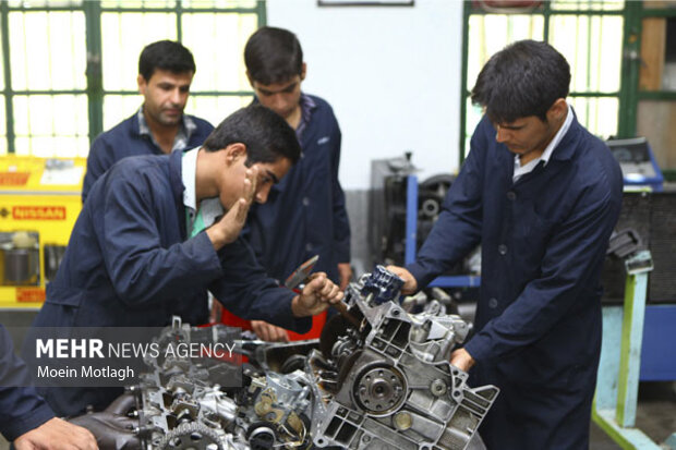امکان پذیرش در 25 رشته کاردانی فنی حرفه‌ای بدون آزمون فراهم شد