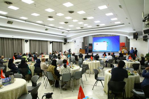 ذوق‌زدگی تکنولوژیکی باعث از بین رفتن مدارس نمی‌شود