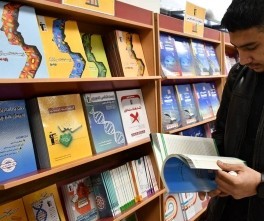 همکاری بنیاد قلم‌چی با خیرین آموزشی برای اهدای کتاب