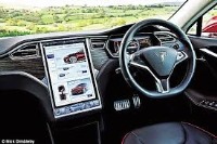 کارخانه تسلا خودرویی عجیب می‌سازد + تصاویر