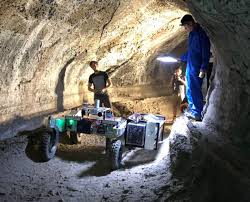 مریخ نورد‌ها به اعماق تونل‌های زیر زمینی مریخ می‌روند