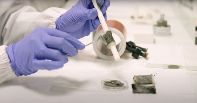 چسبی که با میدان مغناطیسی می‌چسبد!