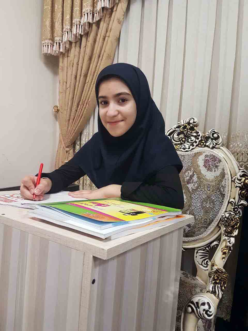 گفت وگو با آیلین مظلومی پور، از دوم دبستان تا کلاس هشتم