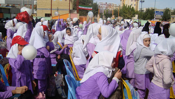 حالا نیمی از مدرسه در خانه‌ی ماست