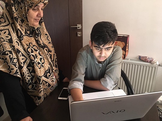 مادر، مراقب من