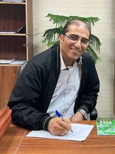 گفت‌و‌گو با امیر علیخانی؛ دبیر ریاضی قم - کتاب آبی ریاضی