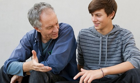 اگرمی خواهیدازفرزندتان انتقادکنیداین نکات را به یادداشته باشید