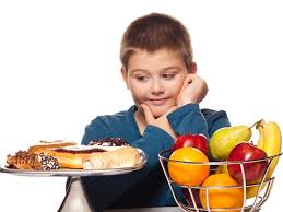 عللی که باعث بروز چاقی در سنین پایین می‌شود