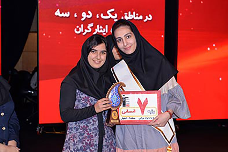 گفت‌وگو با پدر و مادر ملیکا دادخواه، رتبه‌ی 10 انسانی کشور