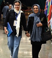 گفت‌­وگوی داوود اکبری با مادر صبا معصوم نیا رتبه 1 تجربی 1403