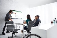 وایت‌برد دیجیتال با قابلیت اتصال به کامپیوتر و تلفن