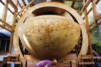 با این قایق از سونامی و سیل جان سالم به در ببرید