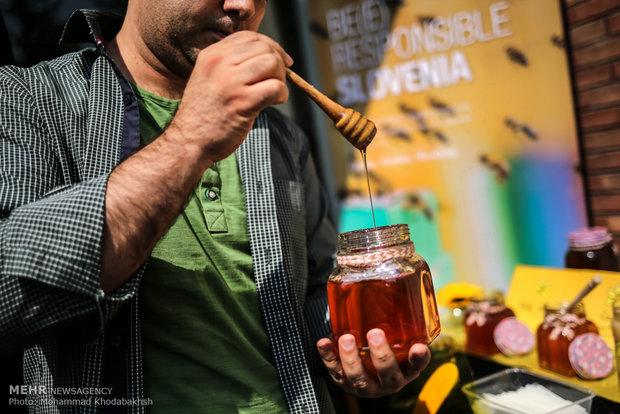 زبان الکترونیک عسل تقلبی را شناسایی می‌کند