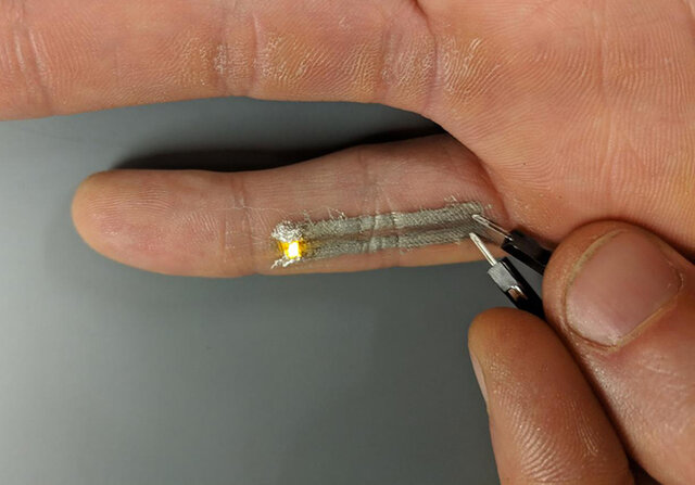 چاپ 3بعدی تجهیزات الکترونیکی انعطاف‌پذیر روی پوست انسان