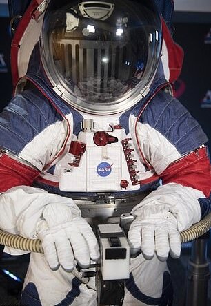 تصاویر لباس‌های فضانوردی جدید منتشر شد