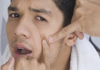 چرا از ترکاندن جوش‌ها لذت می‌بریم؟