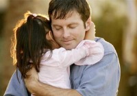 برای افزایش هوش کودکتان به او محبت کنید