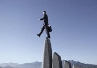 با افرادی که خودشان را زیاد تحویل می‌گیرند چگونه رفتار کنیم؟