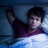 مشکلات بی خوابی را جدی بگیرید