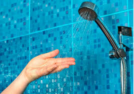 دوش آب گرم بگیریم یا آب سرد؟