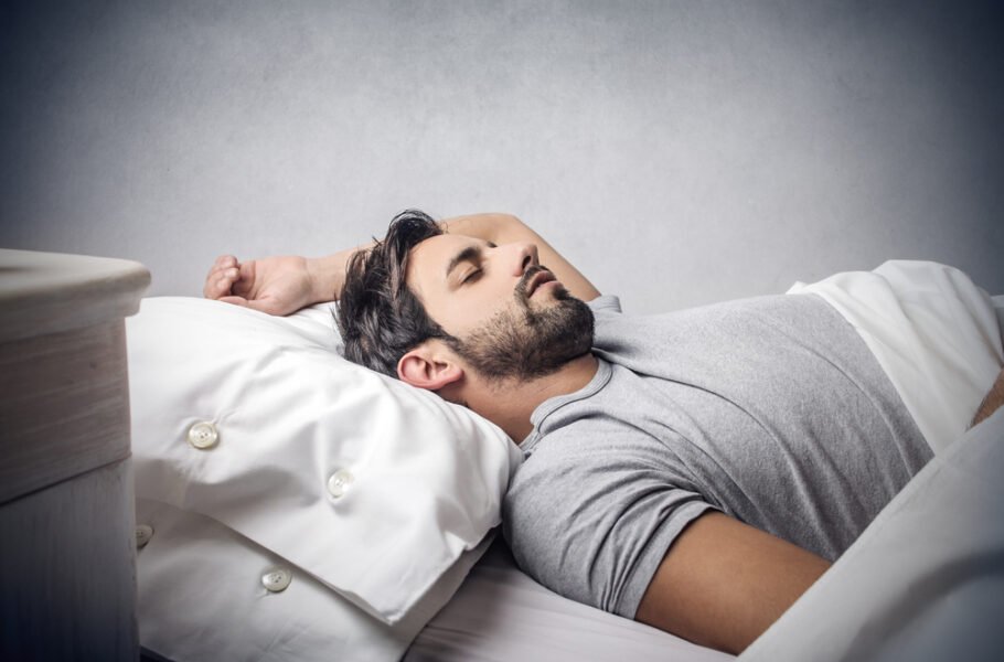 محققان: برای سلامتی قلب شما، حتی خوابیدن بهتر از نشستن است