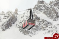 لذت یک شب اقامت معلق در "هتل تله‌کابین"