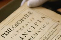 کتاب نیوتون رکورد قیمت را زد