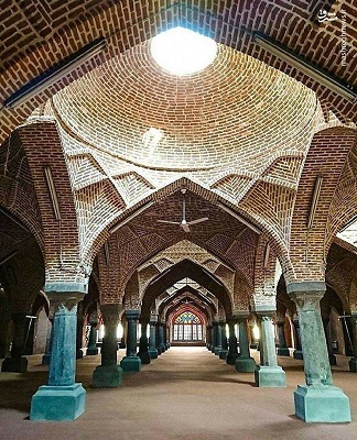 نمایی زیبا از شبستان مسجد جامع تبریز