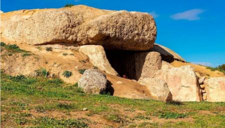 این غار یک شاهکار معماری 5700 ساله است