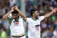 تراکتور 4 - ذوب‌آهن 4؛ تساوی در تبریز