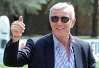 قهرمان جهان حریف کی‌روش می‌شود؟